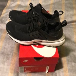 Nike Women’s Air Presto Black Size 7